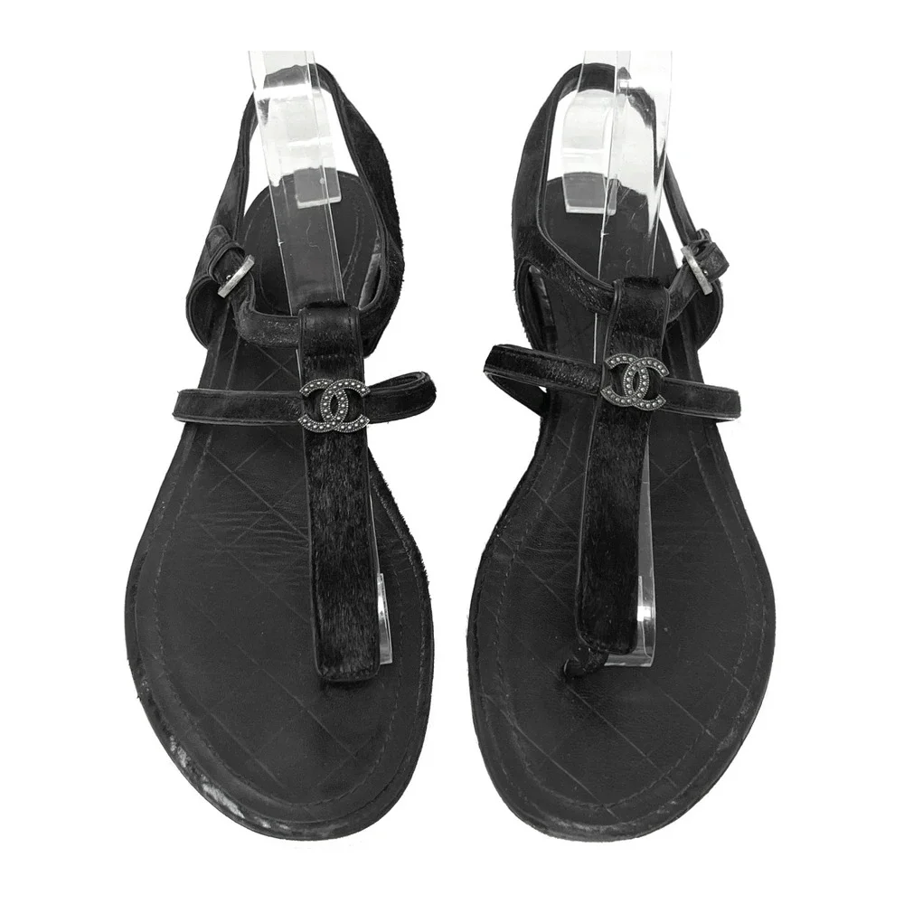 Chanel Black‎ Leather Flat Sandals CC Logo Thong Shoes 37.5
